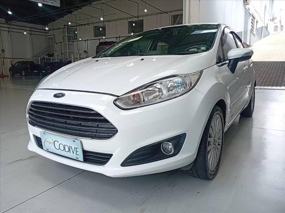 FORD FIESTA 1.6 TITANIUM HATCH 16V FLEX 4P POWERSHIFT